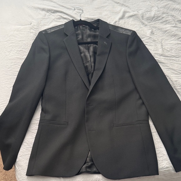 Hugo Boss Elegant Black Blazer - Picture 1 of 3
